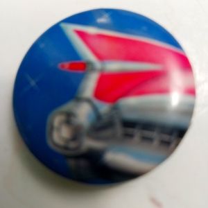 Vintage '80s Lisa Frank's pin